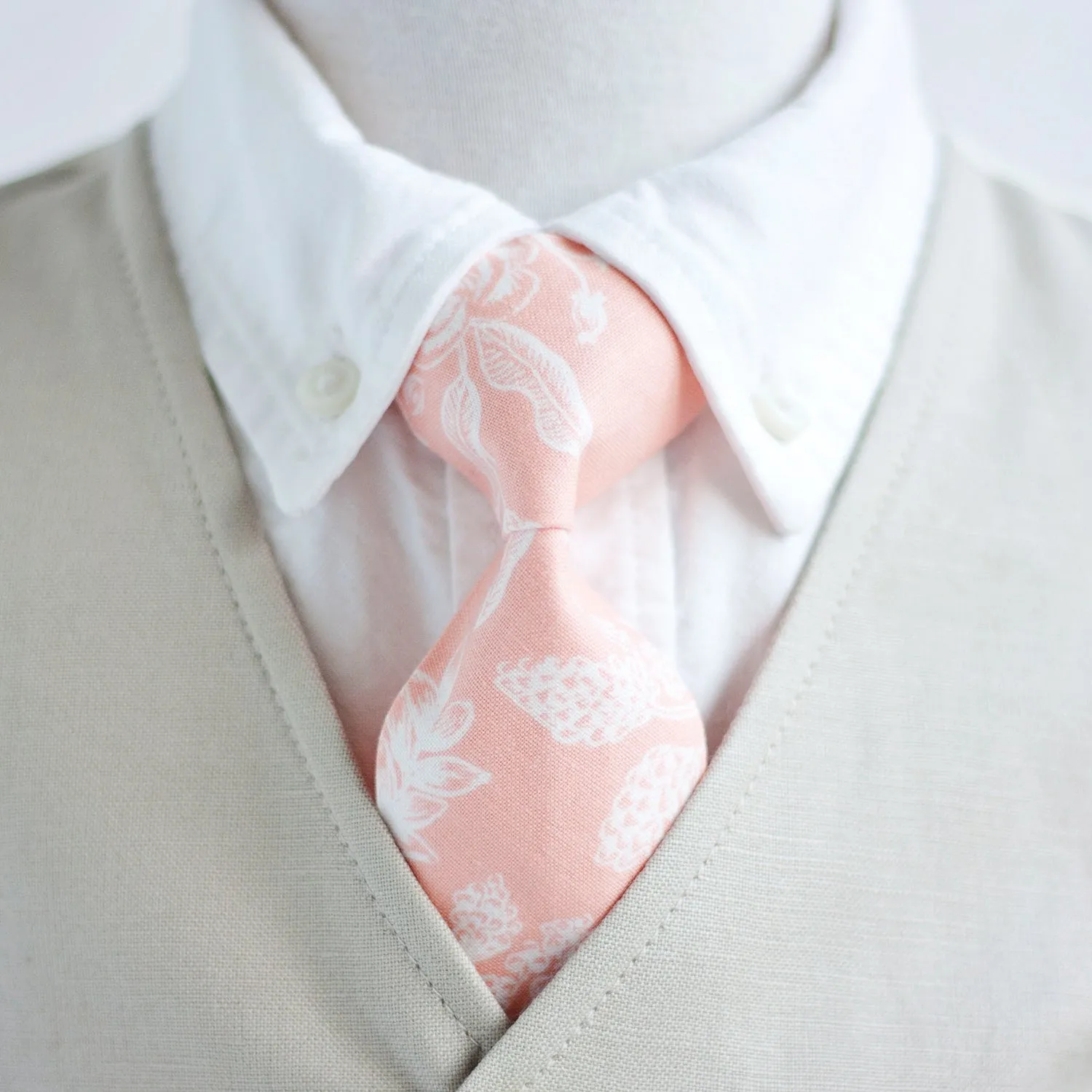 Boy's Pocket Square / Peach Toile