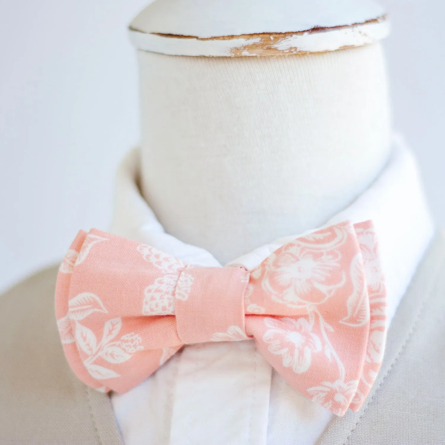 Boy's Pocket Square / Peach Toile