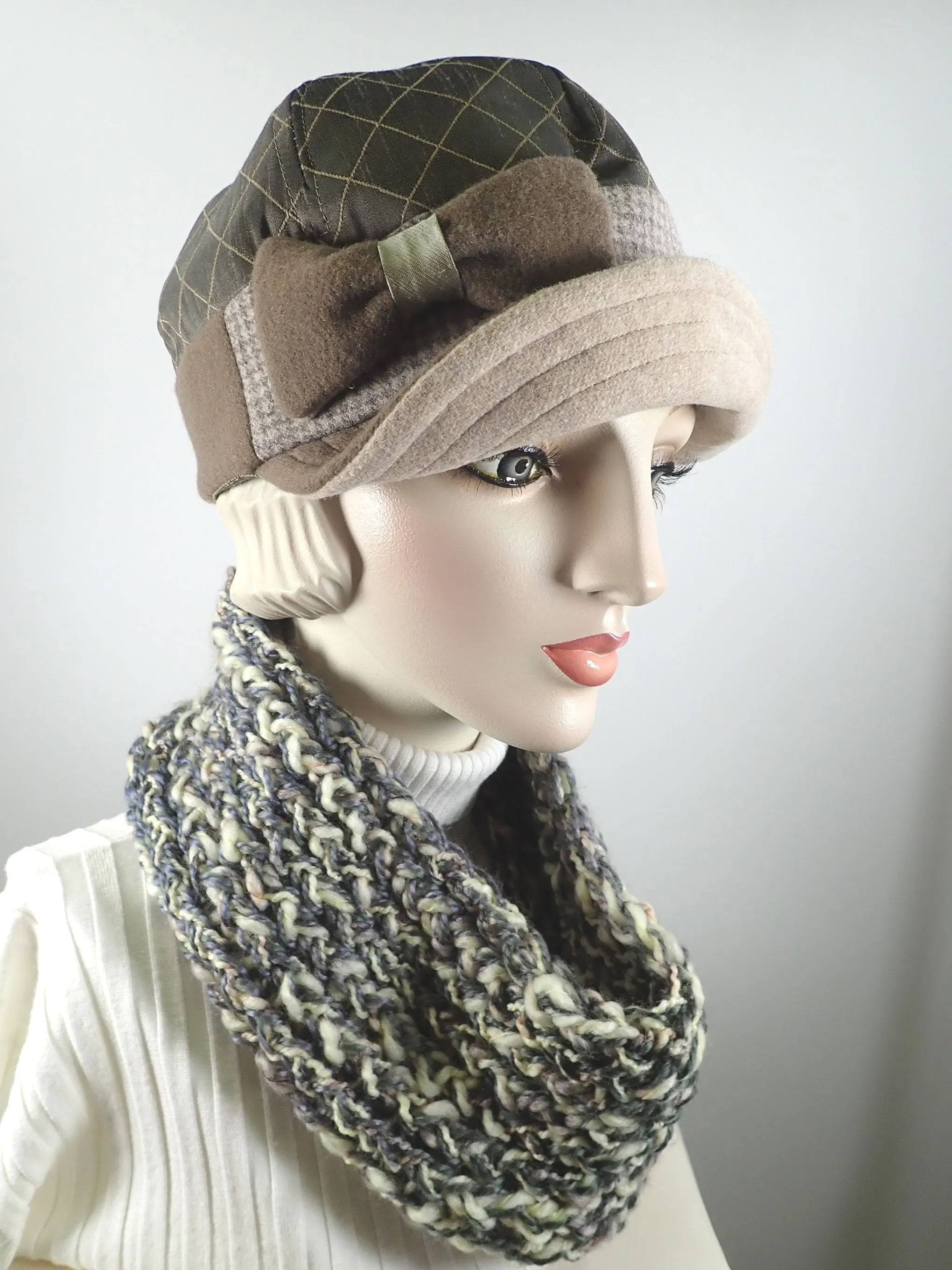 Gifts for her. Womens chunky crochet infinity scarf. Gray and cream neutral ladies scarf