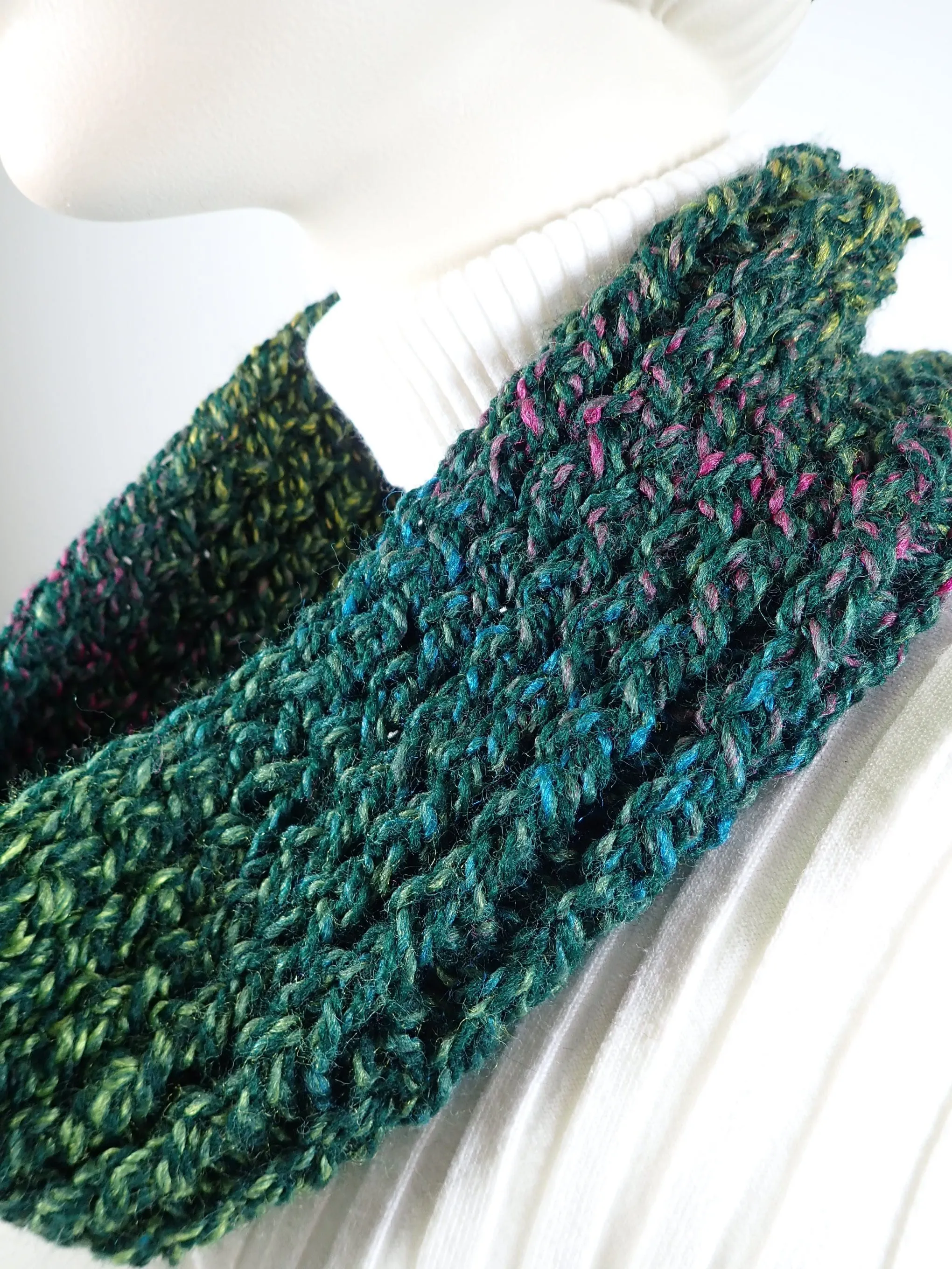 Gifts for her. Womens chunky green hand knitted infinity scarf. Unisex handmade scarf.