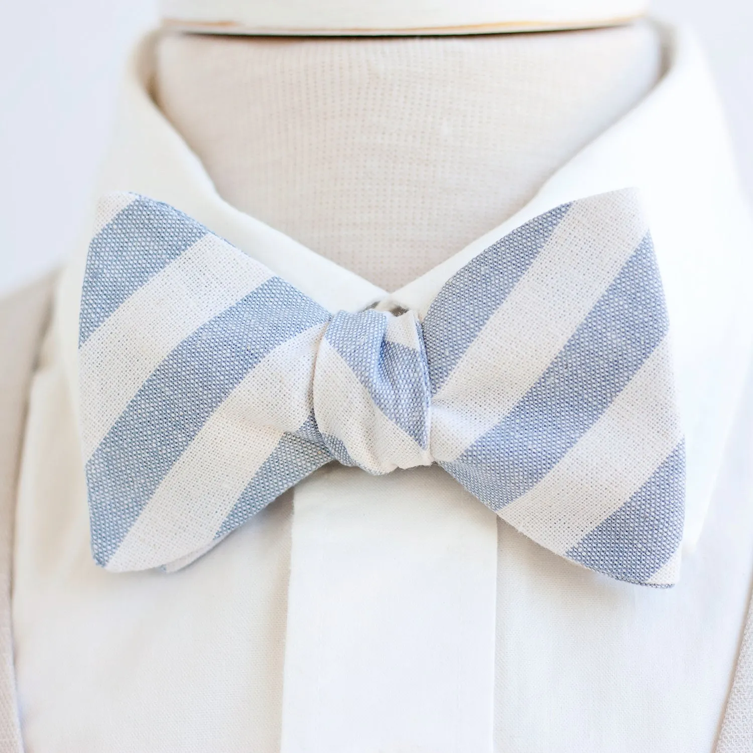 Men's Pocket Square / Wide Chambray Linen Stripe