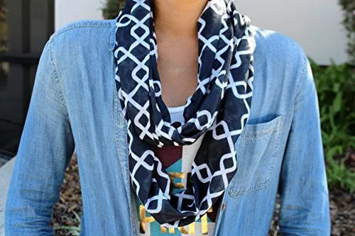 Womens Interlocking Chain Square Pattern Scarf w/ Zipper Pocket - Pop Fashion (Black)